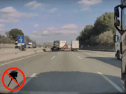 VÍDEO: Un avançament suïcida a l’AP-7 a l’altura de Mollet acaba amb un camió sinistrat