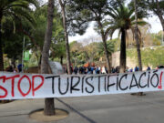 Convoquen una protesta veïnal durant la celebració del centenari de l’obertura al públic del Park Güell