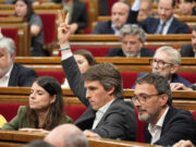 El Parlament aprova una moció del PSC per reforçar la lluita contra els discursos d’odi a l’esport