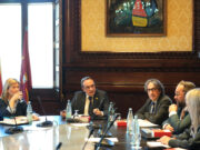 El Parlament presenta un recurs al TSJC contra la mesura cautelar de fer onejar les banderes espanyola i catalana