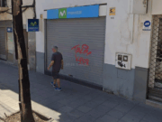 Tres encaputxats assalten aquesta botiga de telefonia a Mollet i fugen amb desenes de mòbils