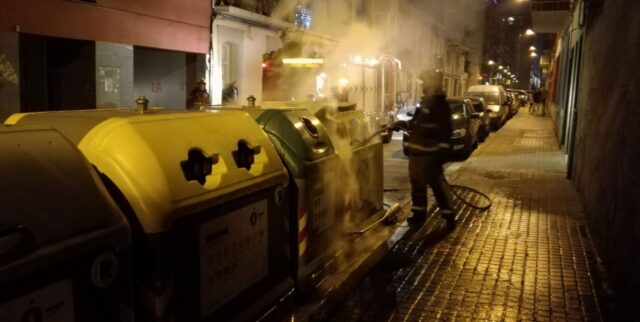 Imatge d'arxiu d'un contenidor cremat